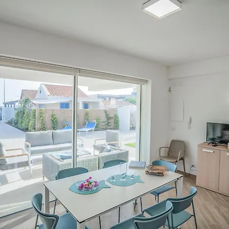 3 Bedroom In Apartment *