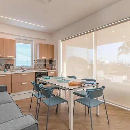 Apartment 3 Bedroom In *